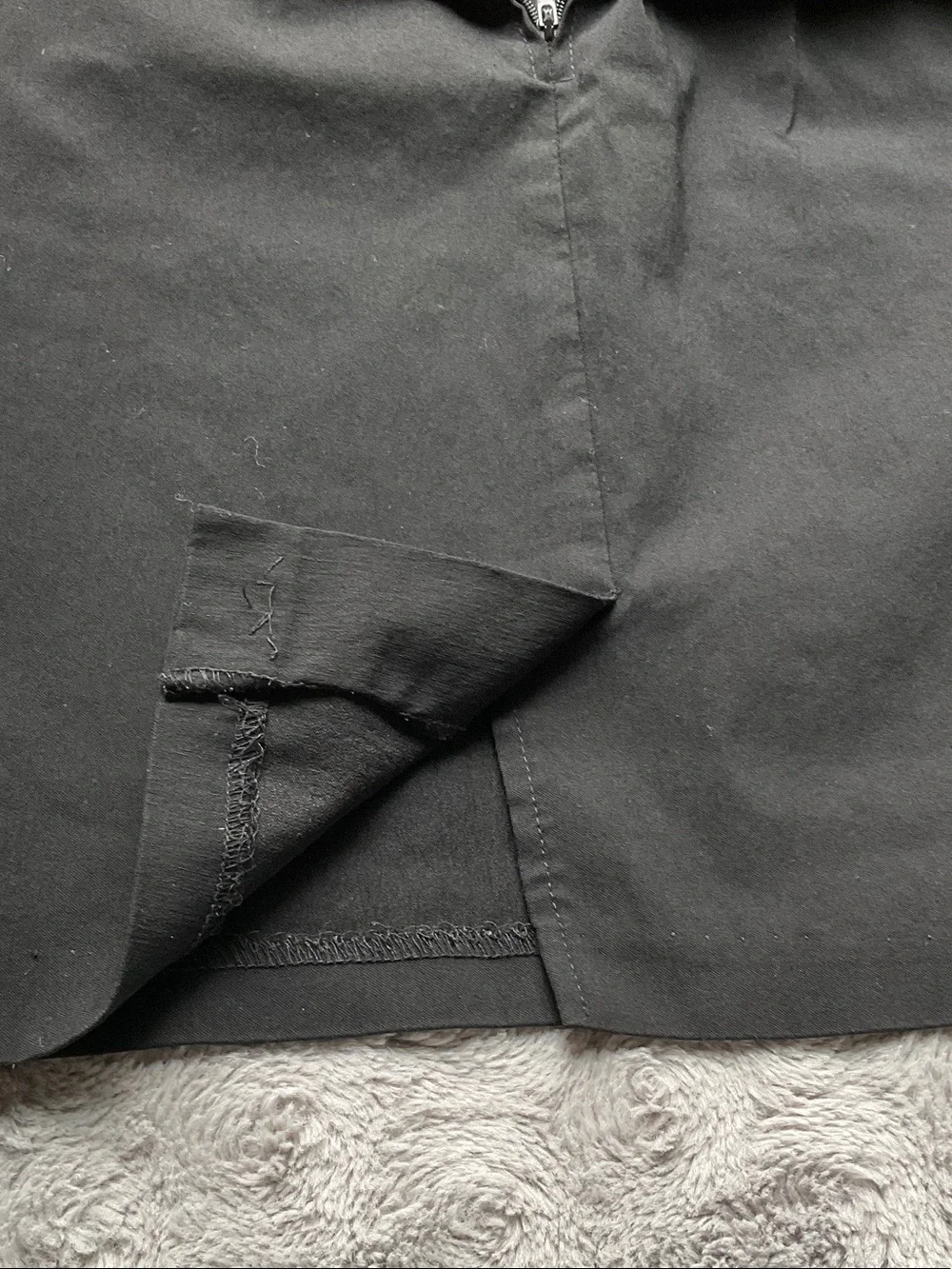 Black stretchy business pencil midi skirt